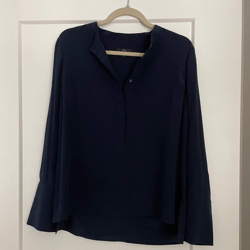 Women's Navy Long-Sleeve V-Neck Blouse